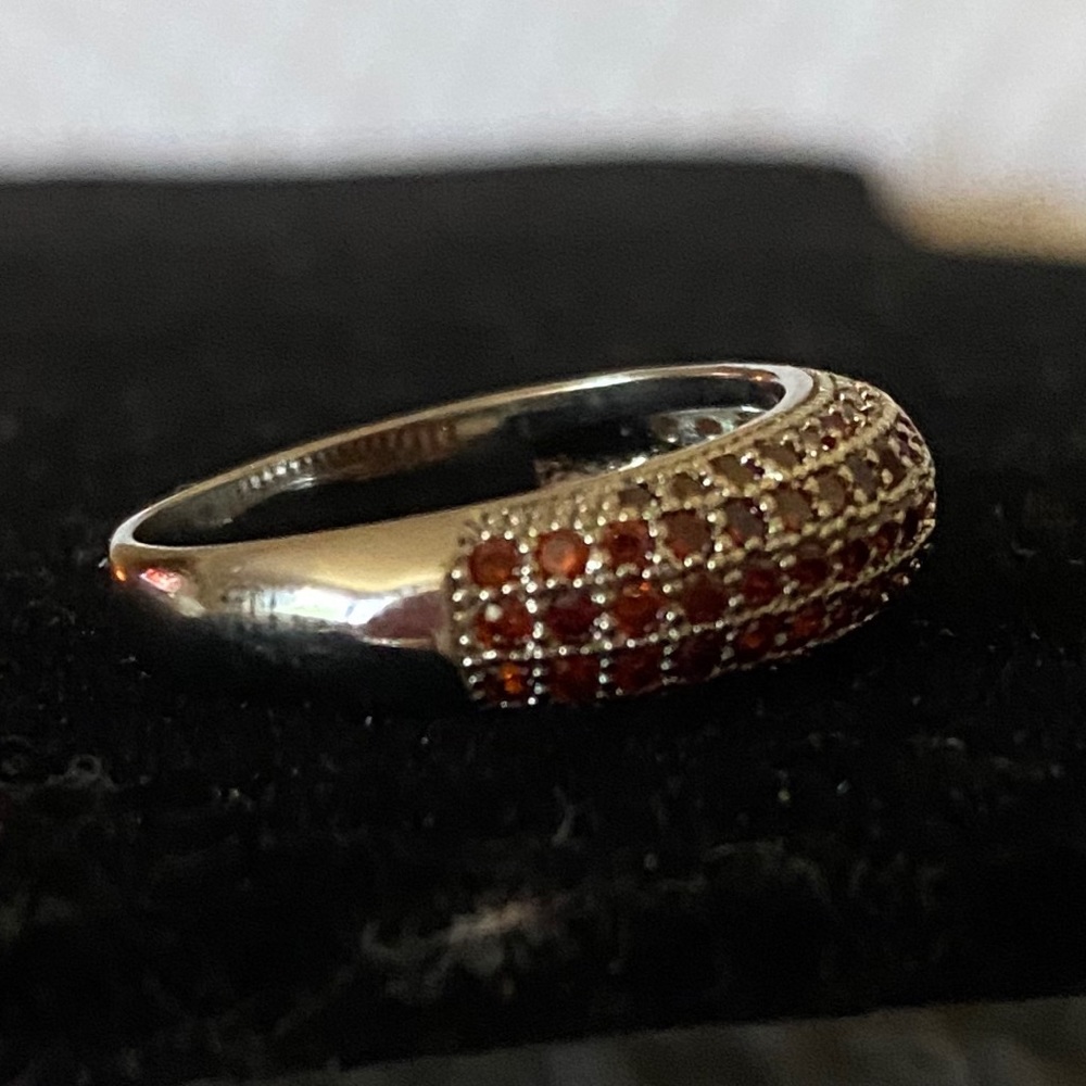 STAMP S925 SILVER GARNET BAND RING - Picture 2 of 7